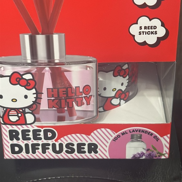 New Sitting Hello Kitty In Red Reed Lavender Glass Diffuser In Box By Sanrio - Picture 2 of 9